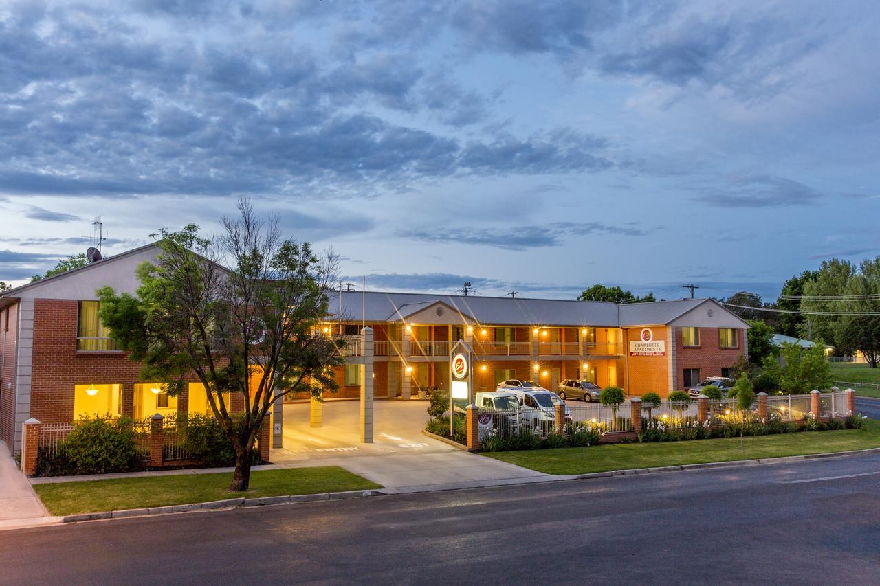 Charlotte Apartments Bathurst Bagian luar foto