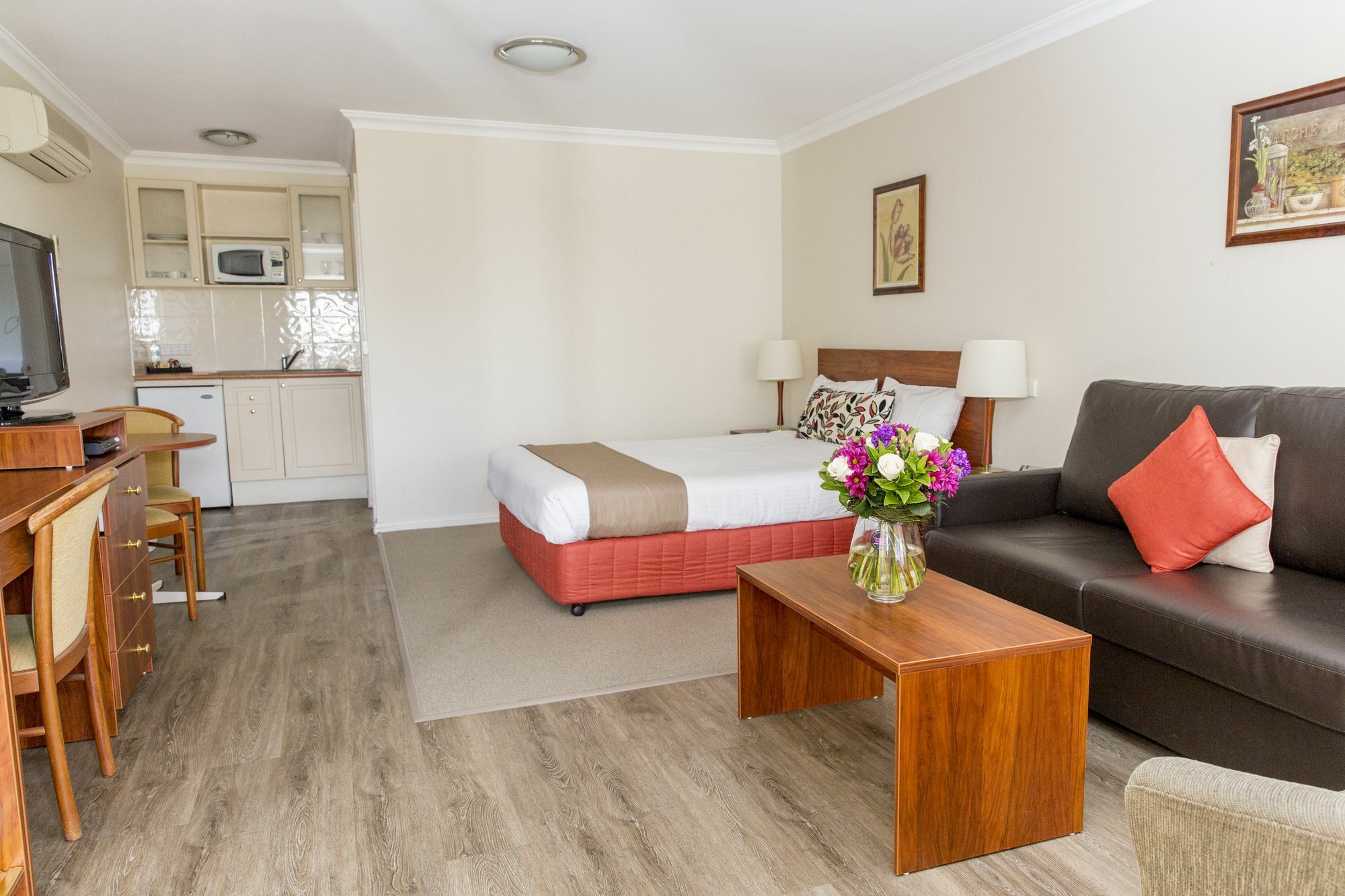 Charlotte Apartments Bathurst Bagian luar foto