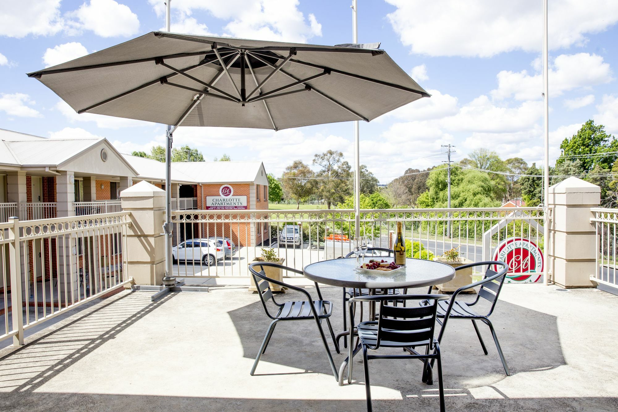 Charlotte Apartments Bathurst Bagian luar foto