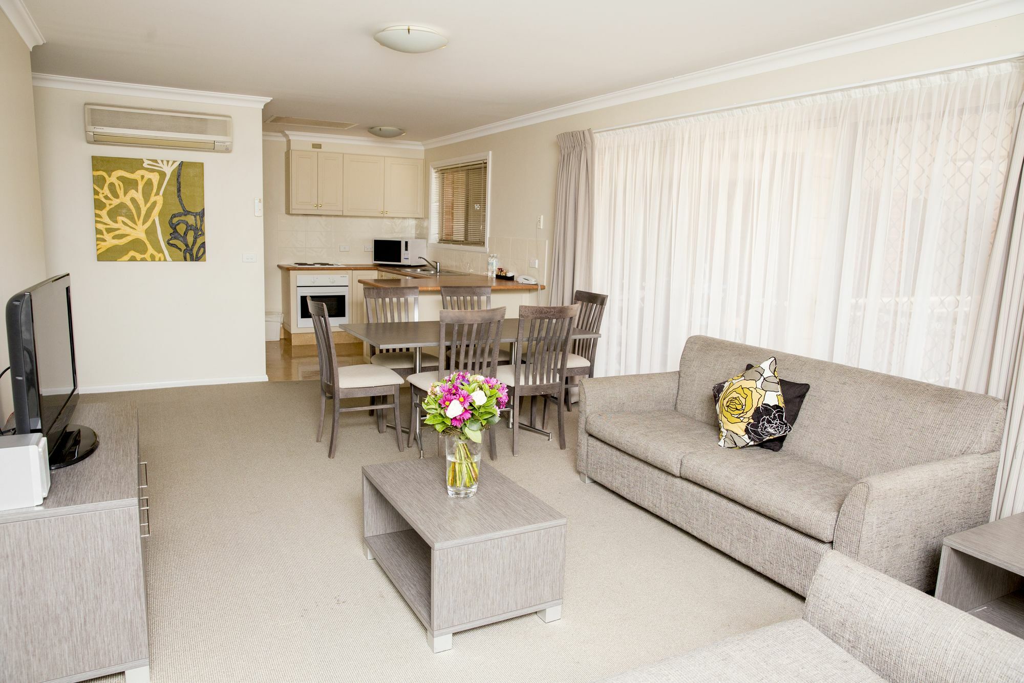 Charlotte Apartments Bathurst Bagian luar foto