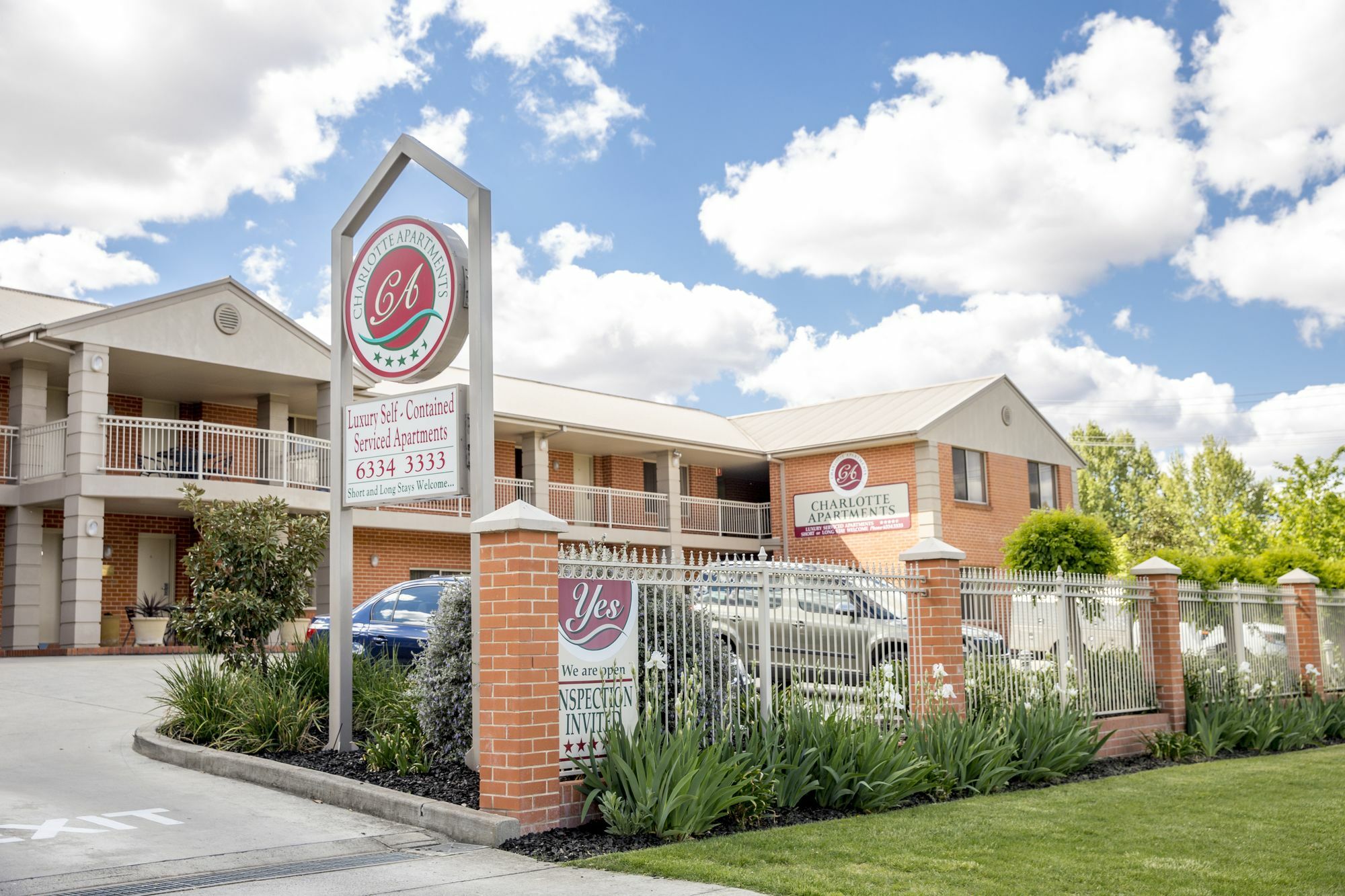 Charlotte Apartments Bathurst Bagian luar foto