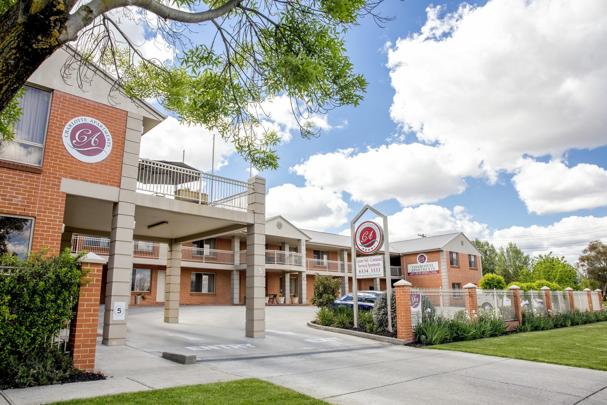 Charlotte Apartments Bathurst Bagian luar foto