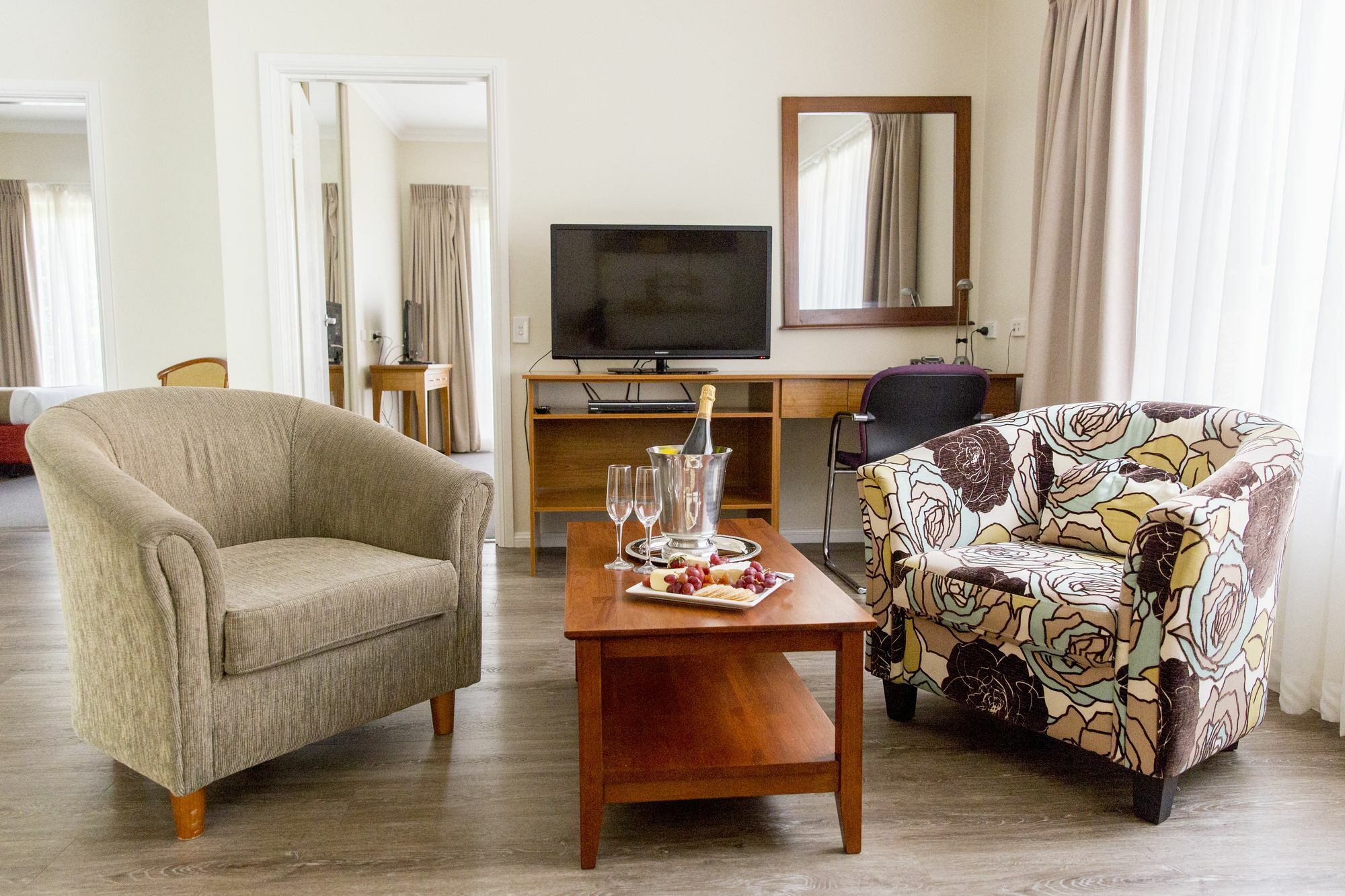 Charlotte Apartments Bathurst Bagian luar foto