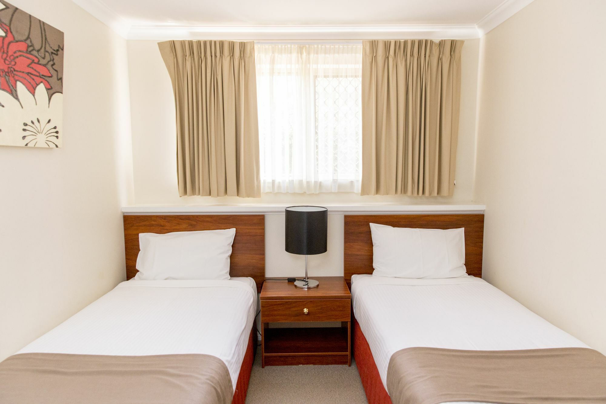 Charlotte Apartments Bathurst Bagian luar foto