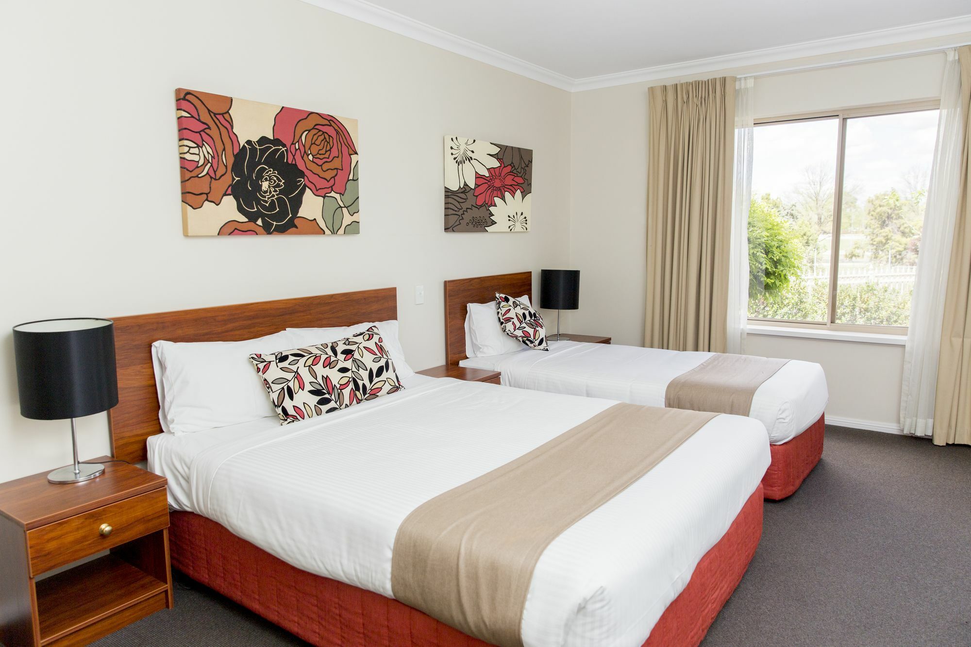 Charlotte Apartments Bathurst Bagian luar foto
