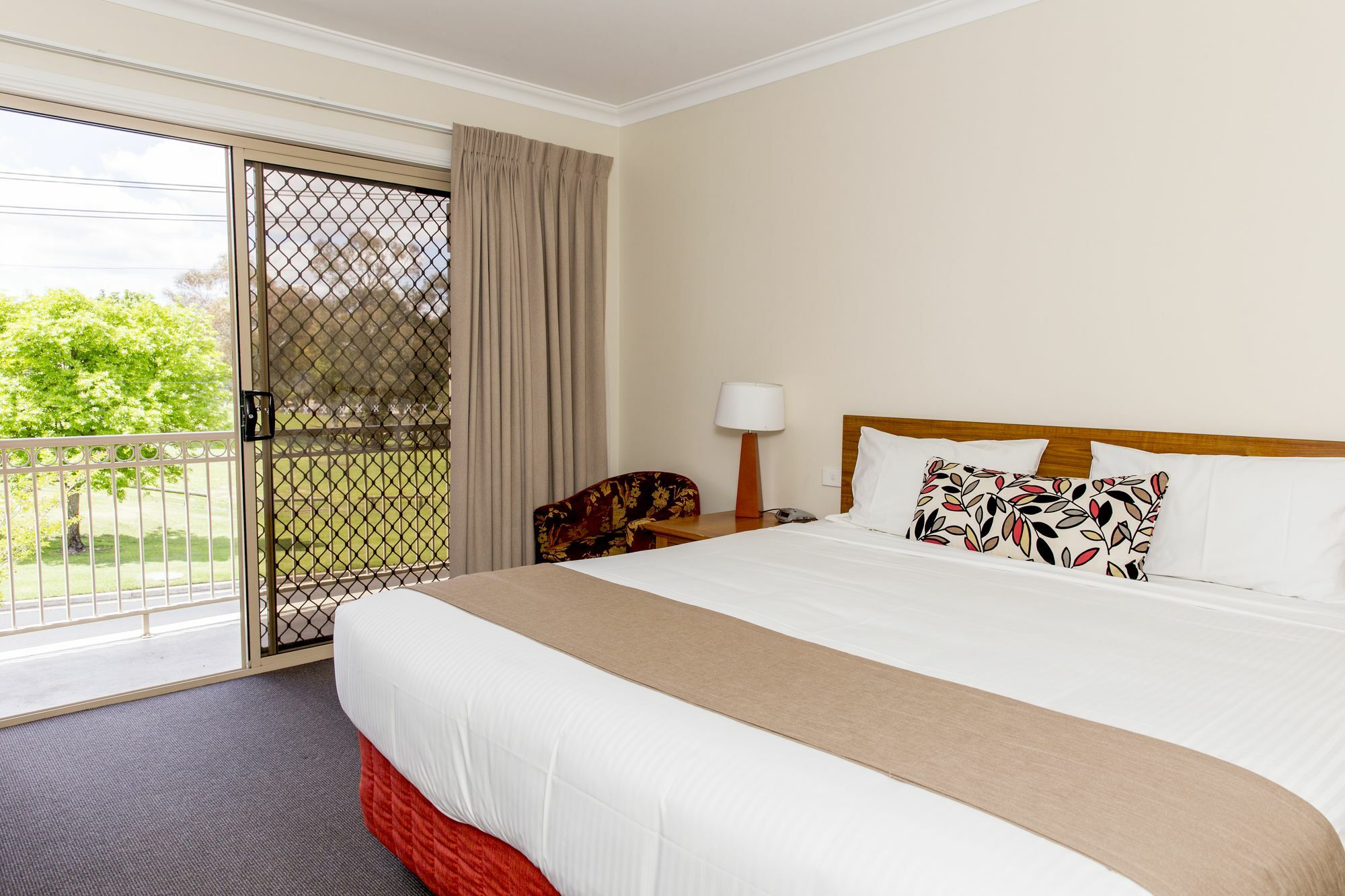 Charlotte Apartments Bathurst Bagian luar foto